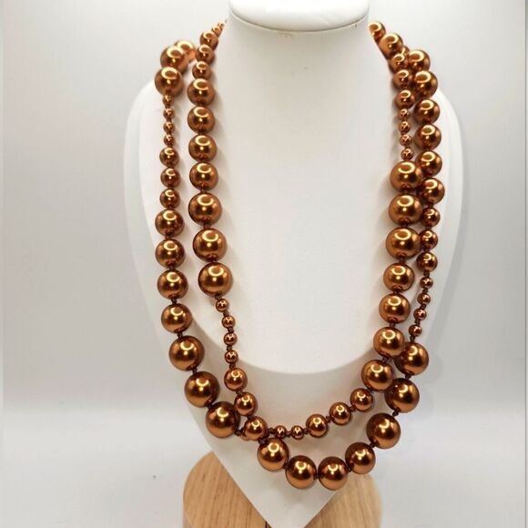 Isaac Mizrahi Live! Graduated Simulated Pearl Necklace NWOT - Picture 1 of 8